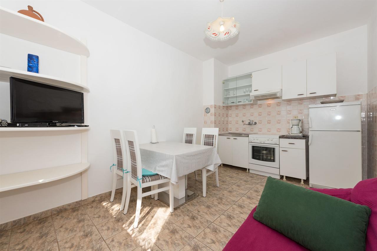 Apartments Danica Tisno Buitenkant foto