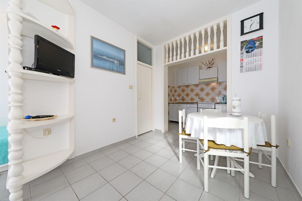 Apartments Danica Tisno Buitenkant foto